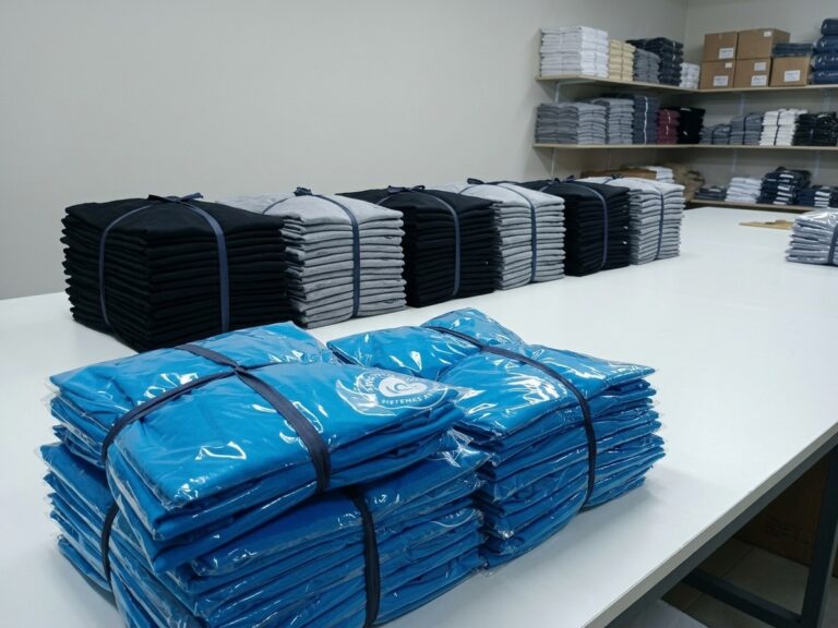 Misión cumplida: Una nueva entrega de polos corporativos en algodón jersey de alta calidad