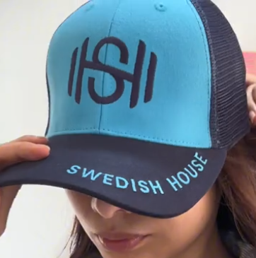 Quedaron hermosas las Gorras en Malla Truker para nuestro cliente Swedish House